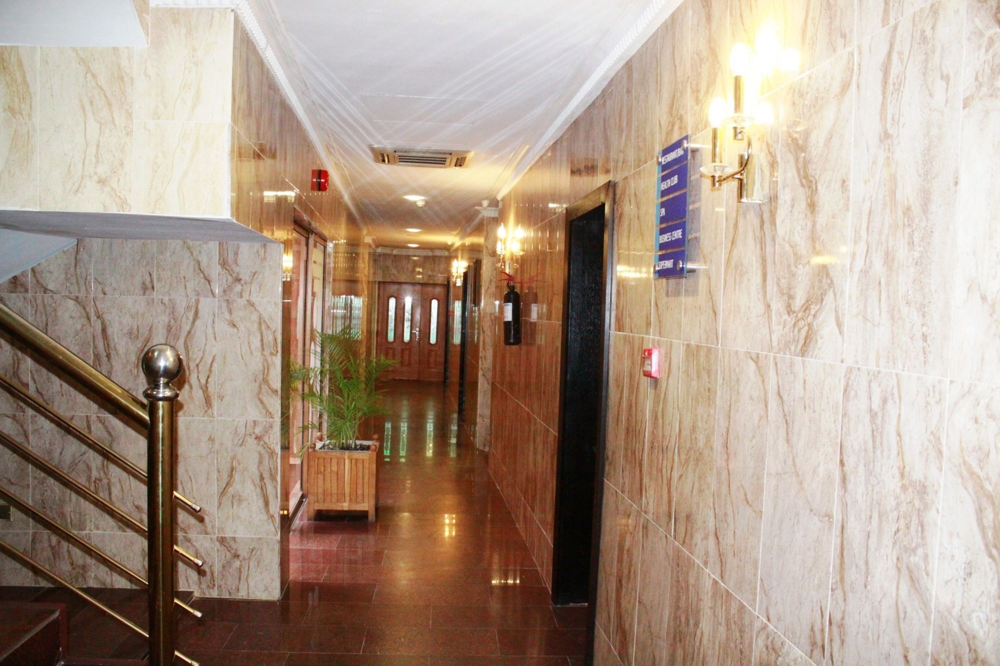 Aliayabiagba Sunfit - Fitness, Spa, Accommodation מראה חיצוני תמונה