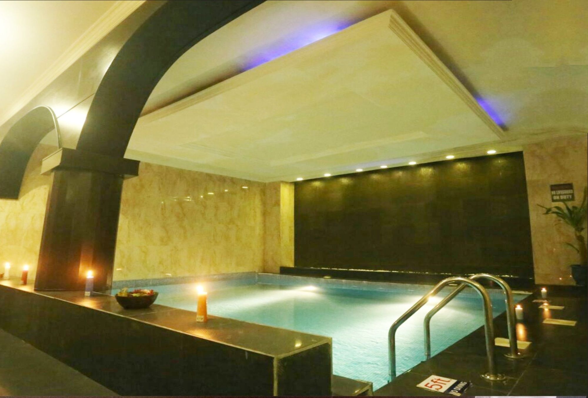 Aliayabiagba Sunfit - Fitness, Spa, Accommodation מראה חיצוני תמונה